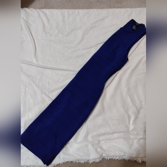 Bundle of 2 Dresses Forever21 Seduction - Picture 4 of 6